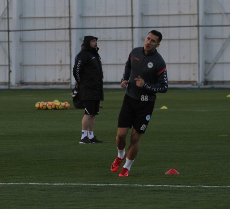 Sergen Yalçın Konyaspor’da İlk Antrenmanına Çıktı