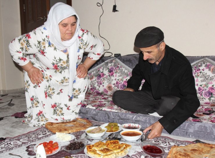 6 Ay Ömür Biçilen Eşine 8 Yıldır Gözü Gibi Bakıyor