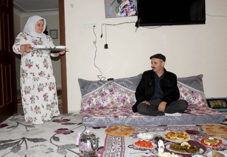 6 Ay Ömür Biçilen Eşine 8 Yıldır Gözü Gibi Bakıyor