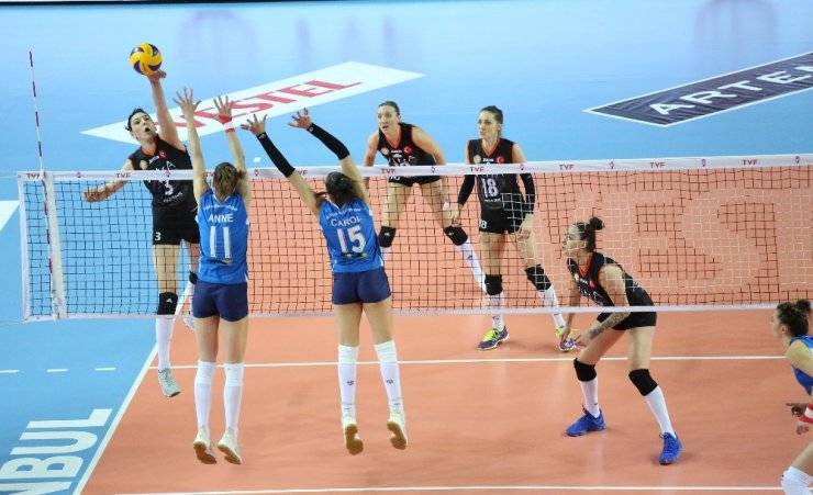 Eczacıbaşı Vitra, Yarı Finalde