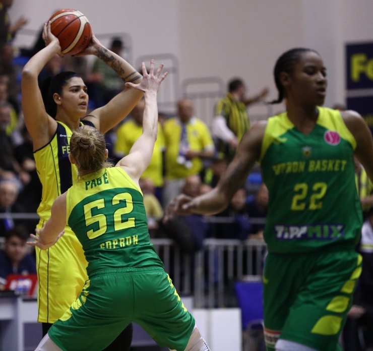 Fenerbahçe Sahasında Sopron’a Mağlup Oldu