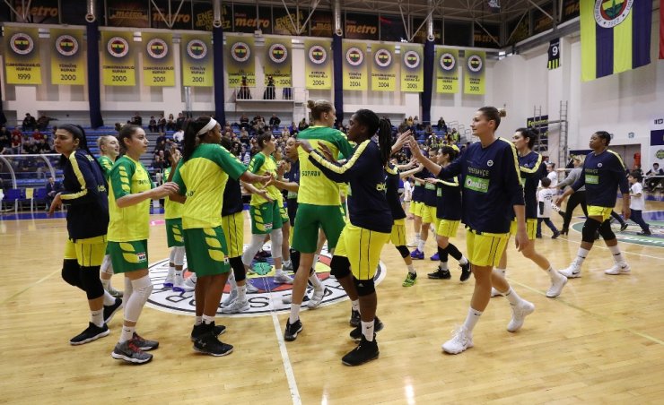Fenerbahçe Sahasında Sopron’a Mağlup Oldu
