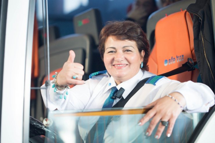 Nazan Çelik Evde Anne Yollarda Kaptan Şoför