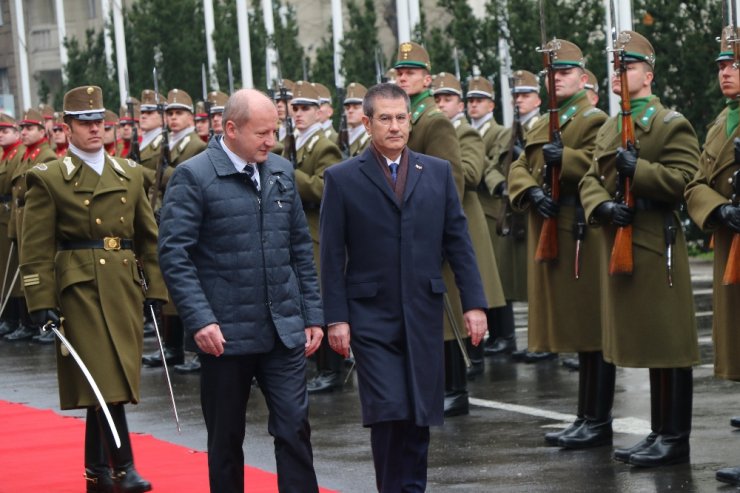 Bakan Canikli Macaristan’da