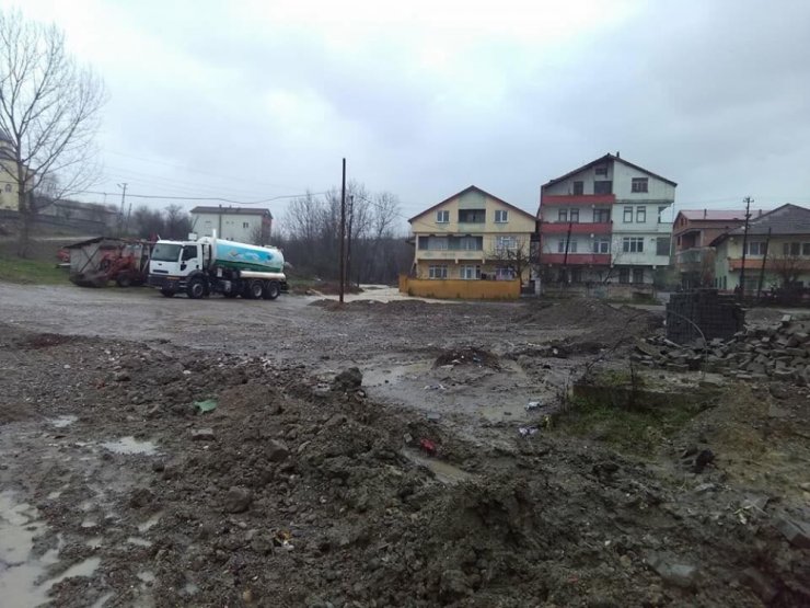 Dere Taştı, Ev Ve İş Yerleri Sular Altında Kaldı