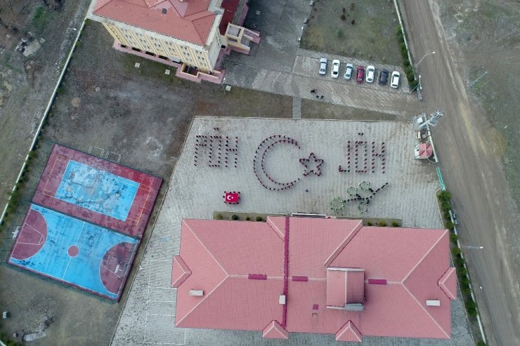 Kelkit 15 Temmuz Şehitler Anadolu Lisesi Öğretmen Ve Öğrencilerinin Afrin Operasyonu İçin Hazırladığı Video Büyük Beğeni Topladı