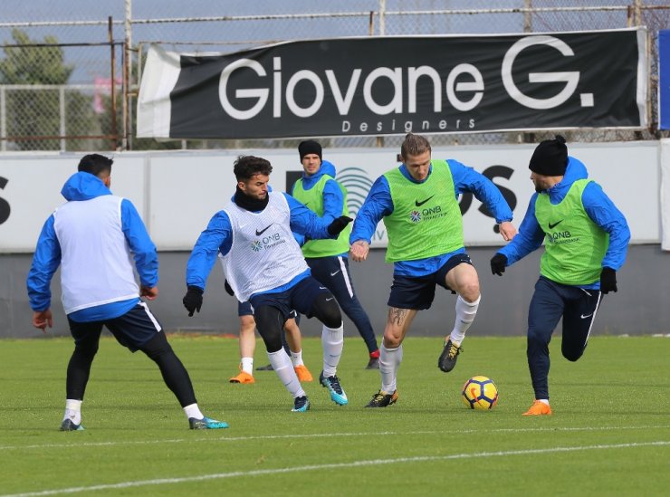 Trabzonspor, Akhisarspor Mesaisini Sürdürdü