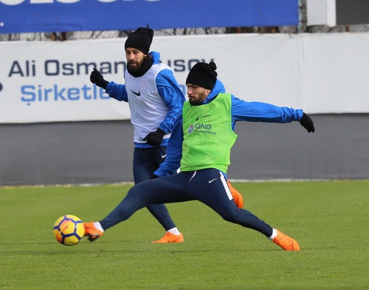 Trabzonspor, Akhisarspor Mesaisini Sürdürdü