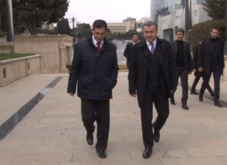 Bakan Bak, Azerbaycan Ve Türk Şehitliği’ni Ziyaret Etti
