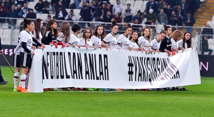 Beşiktaş Kadın Futbol Takımı’na Sevgi Seli