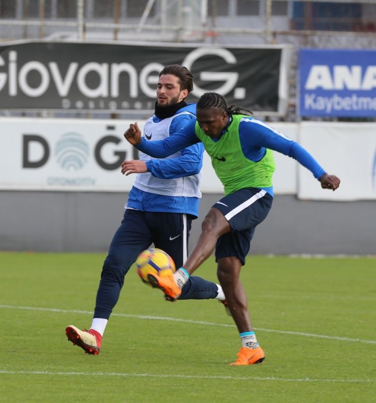 Trabzonspor’da Savunma Sıkıntısı