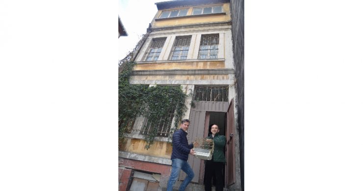 Milyonluk Binayı Kuşlara Tesis Etti