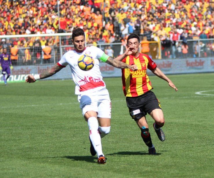 İzmir’de Sahne Demba Ba’nın