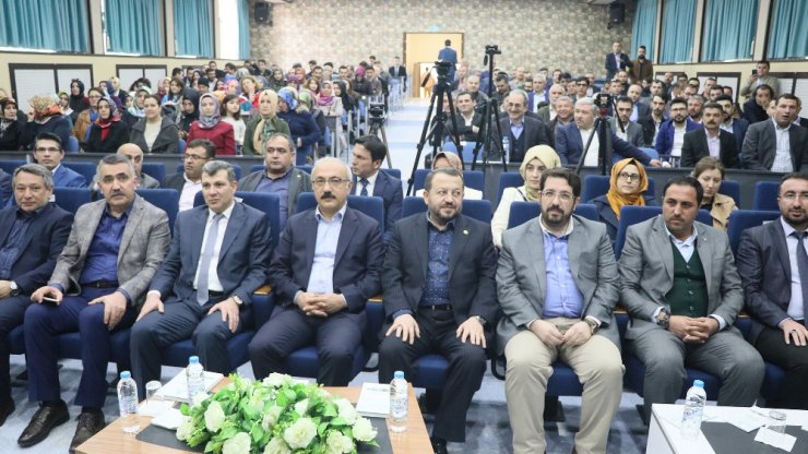 "Maşayı Tutanlar, Kuklayı Oynatanlar Belli"