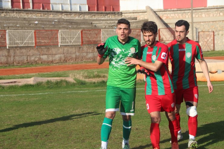Amatör Ligde Saha İçi Ve Dışı Karıştı