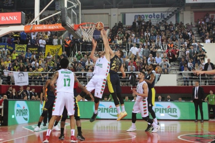 Fener Karşıyaka Deplasmanında Kazandı