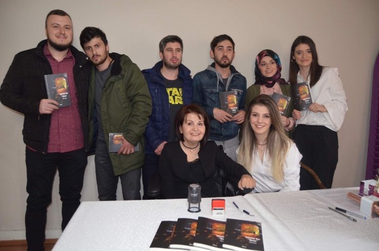 Kendisi Gibi Olan Hastaların Hayatını Kolaylaştırmak İçin Kitap Yazdı