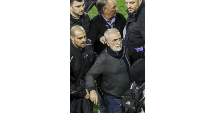 Yunanistan’da Liglere Ara Verildi