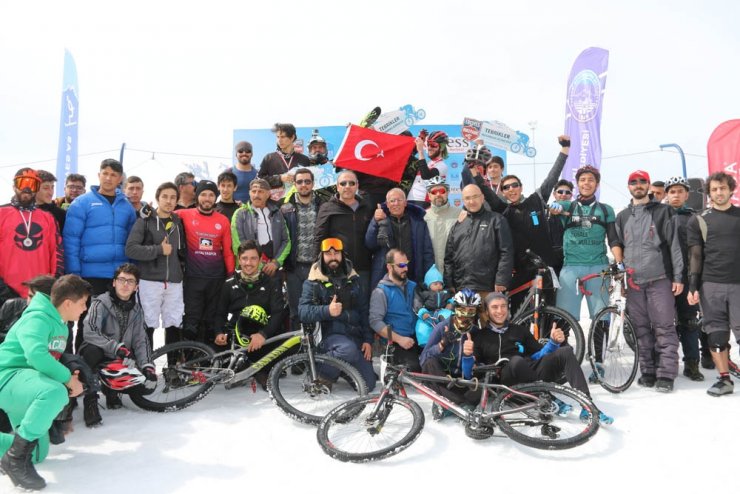 Bisiklet Tutkunları Kara Meydan Okudu