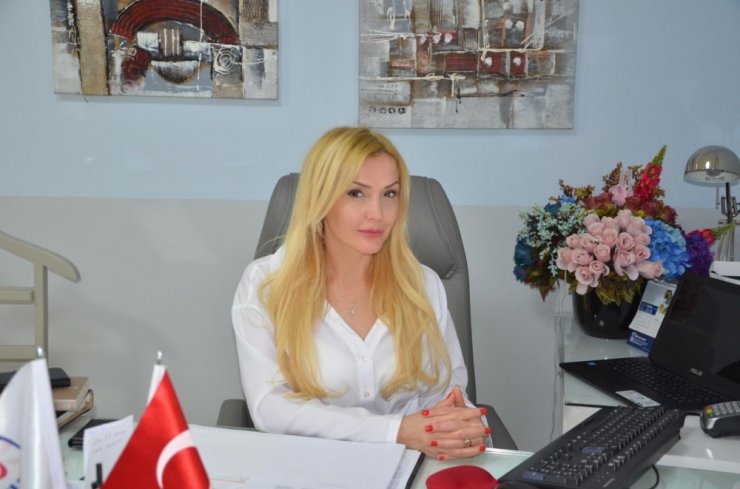 “Saçlar Hormona Bağlı Parlaklığını Kaybedebilir”