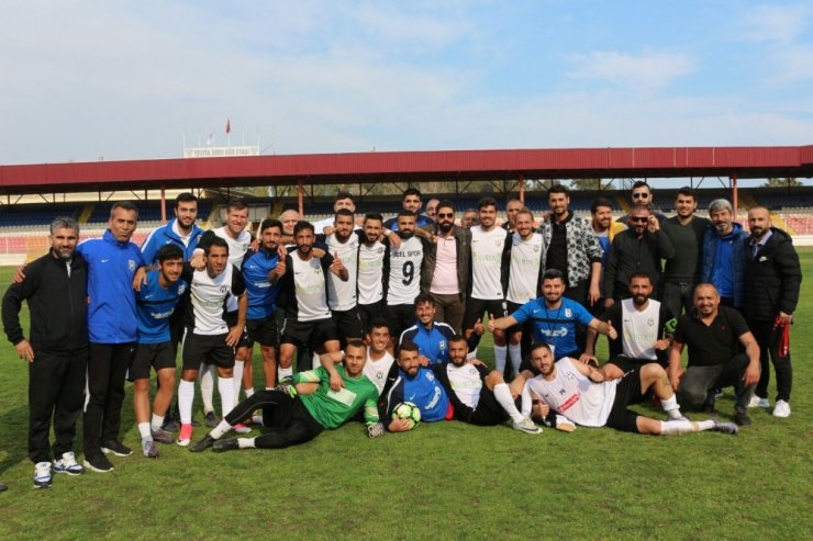 Pepe İçelspor’u Kutladı