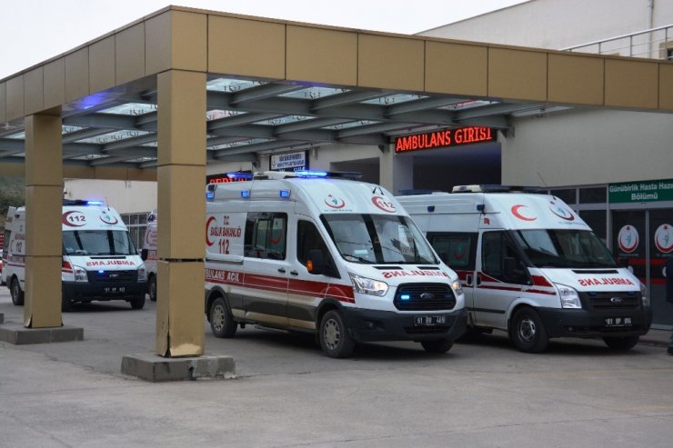 Trabzon Havalimanı’na Acil İniş Yapan Uçaktaki Hasta Kanuni Eğitim Ve Araştırma Hastanesi’ne Kaldırıldı