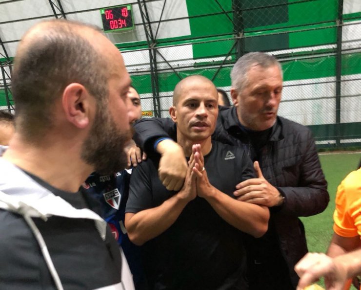 Alex Halı Saha Maçında