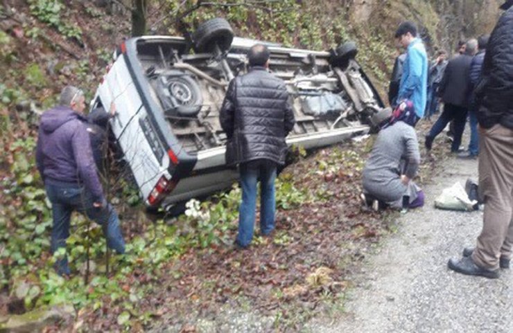 Giresun’da Yolcu Minibüsü Kaza Yaptı: 16 Yaralı
