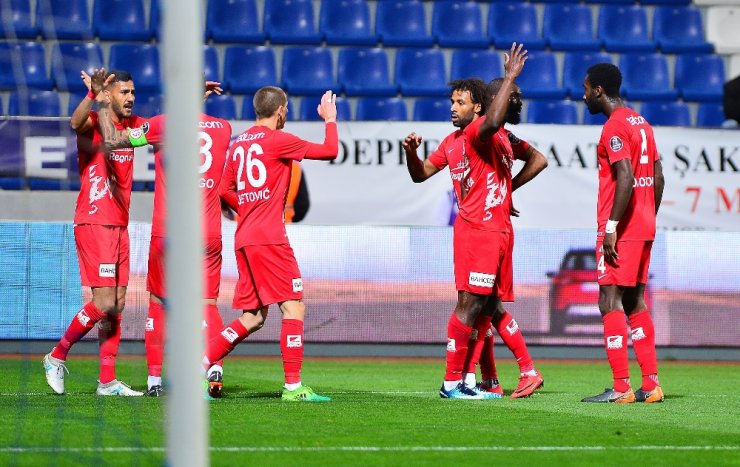 İlk Yarı Antalyaspor’un Üstünlüğüyle Bitti