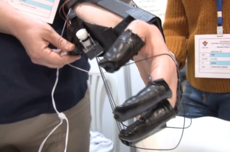 Doğuştan Engelli Liseli Genç Fizik Tedavi Robotu Geliştirdi