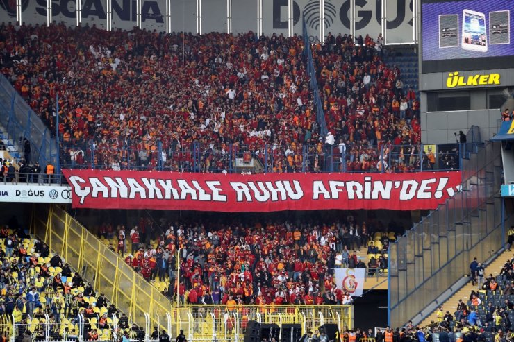 Galatasaray Taraftarından Kadıköy’de Anlamlı Pankart