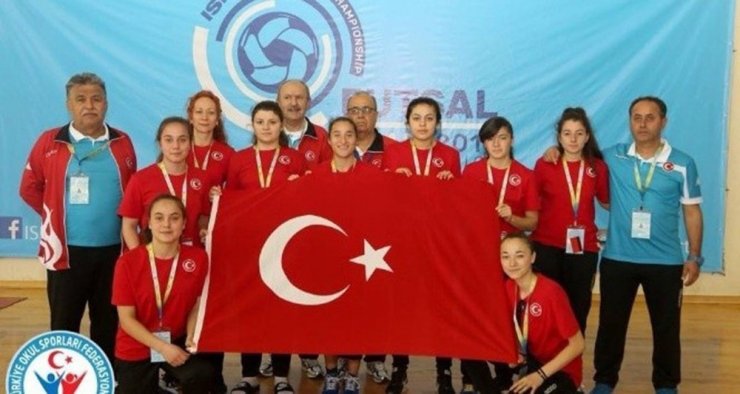 Kız Futsal Mili Takımı Dünya İkincisi Oldu
