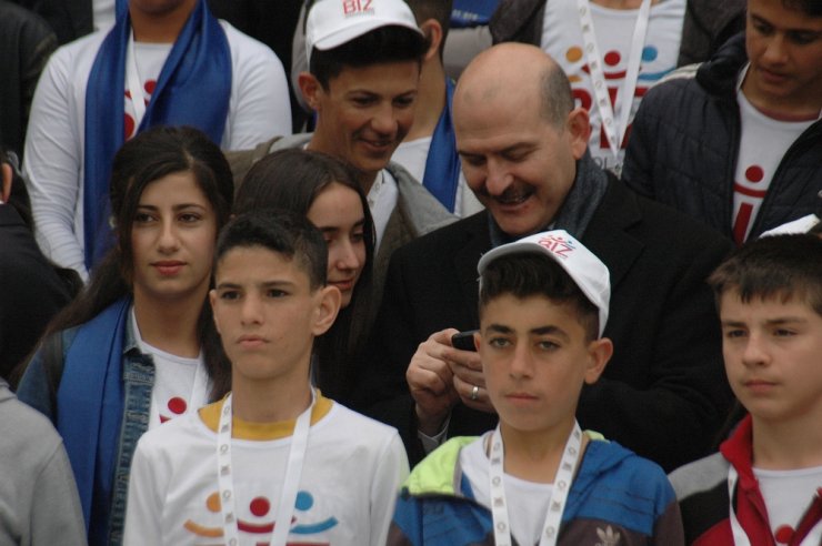 Bakan Soylu Mardinli Çocuklarla Kahvaltıda Bir Araya Geldi