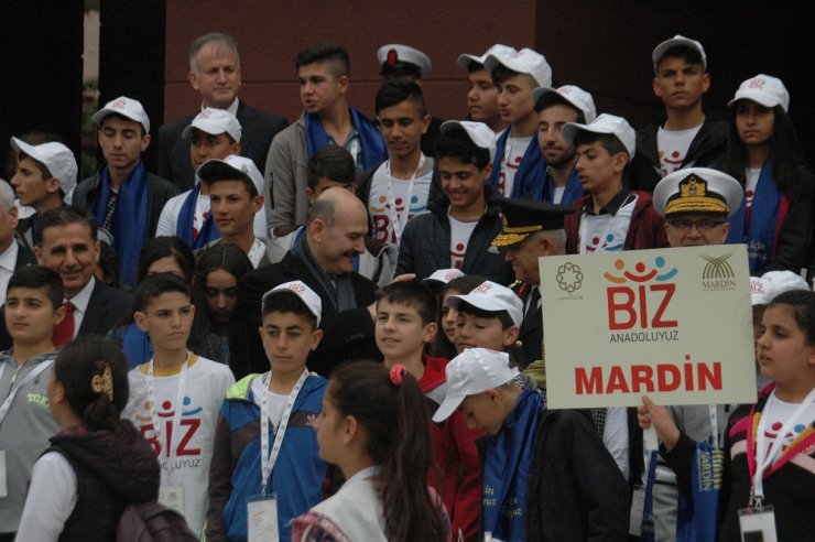 Bakan Soylu Mardinli Çocuklarla Kahvaltıda Bir Araya Geldi