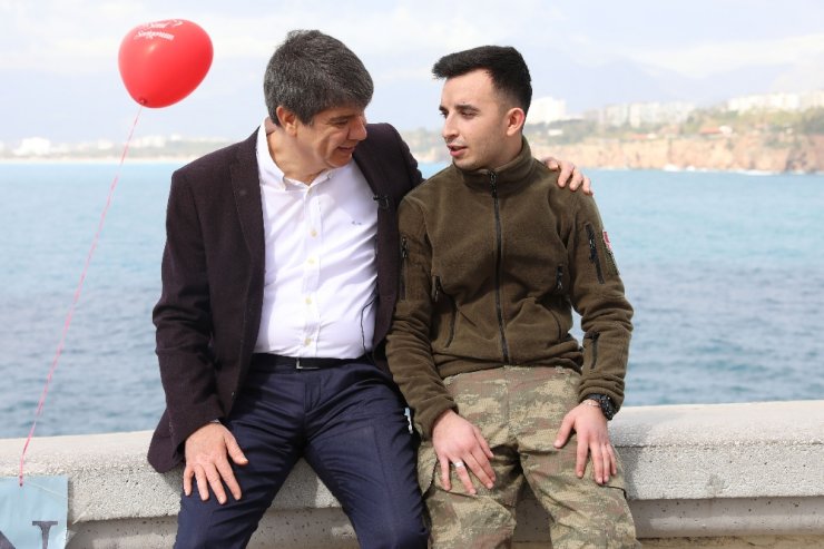 Evlilik Teklifine Başkan Şahitlik Etti