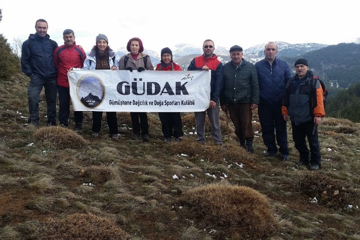 Gümüşhaneli Dağcılardan Bahar Mevsimindeki İlk Yürüyüş Ünlüpınar Beldesine
