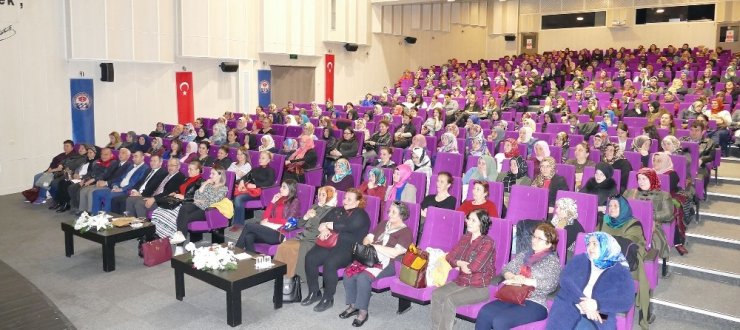 Pembe Boks Eldiveni İle Başarı Hikayesini Anlattı