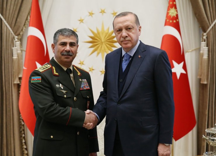 Erdoğan, Azerbaycan Savunma Bakanını Kabul Etti