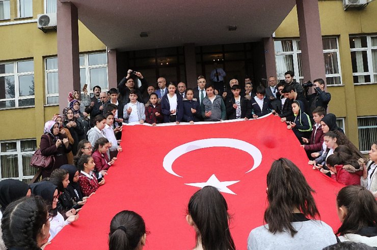 Öğrencilerden Mehmetçik’e 86 Bin Tl Bağış