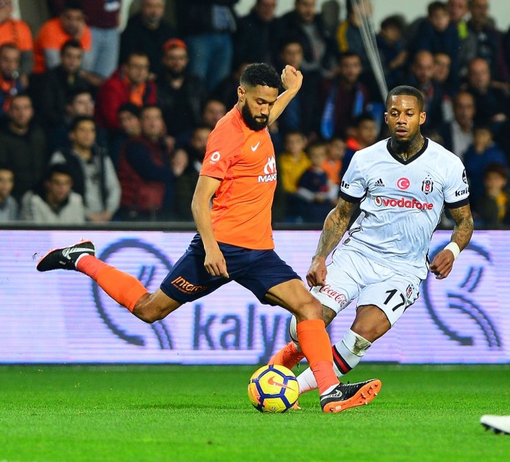 Başakşehir’in Savunması Yaralı