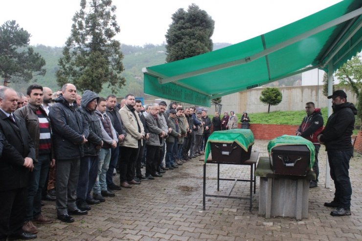 Belçika’da Cinayete Kurban Giden Anne İle Kızı Giresun’da Toprağa Verildi