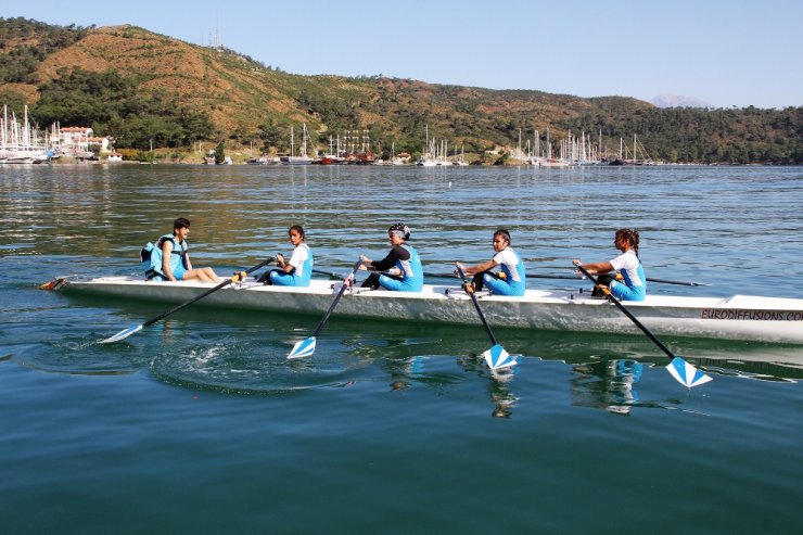 Fethiye’de Akdeniz Kupası Kürek Yarışları Heyecanı