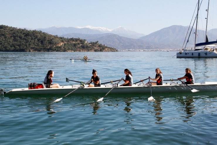 Fethiye’de Akdeniz Kupası Kürek Yarışları Heyecanı