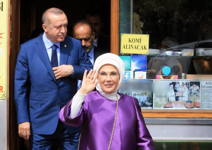 Erdoğan Tarihi Köftecide Yemek Yedi