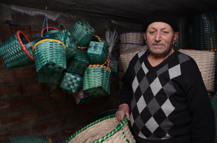 80 Yaşında Ve Hâlâ Sepet Örüyor