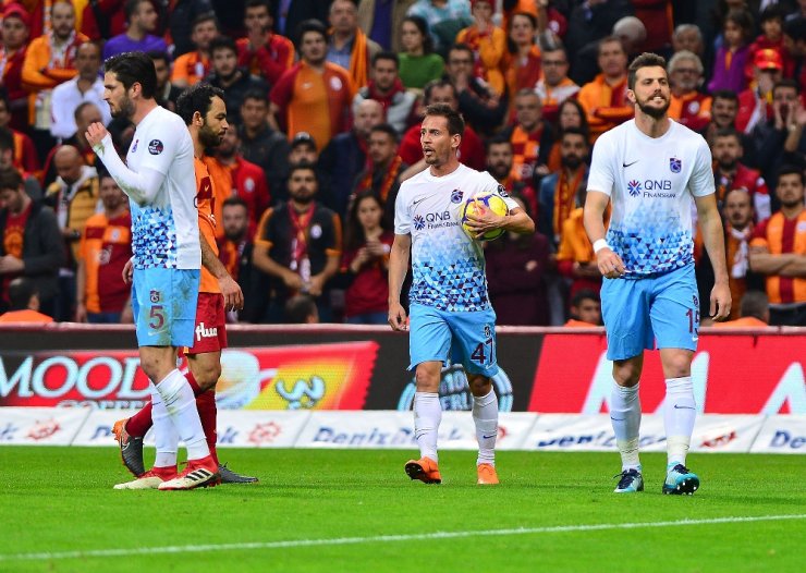 İlk Yarı Galatasaray’ın