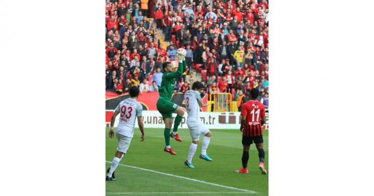 Es Es Balıkesir’e Boyun Eğdi