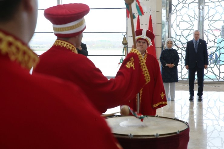 Cumhurbaşkanı Erdoğan’a Mehterli Karşılama