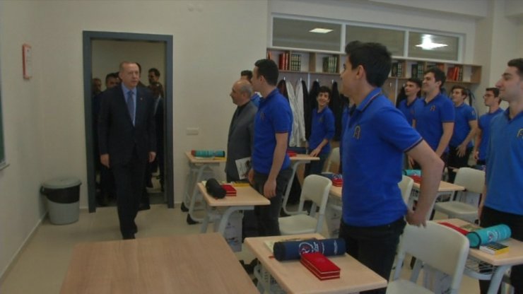 Cumhurbaşkanı Erdoğan Öğrencilerle Bir Araya Geldi