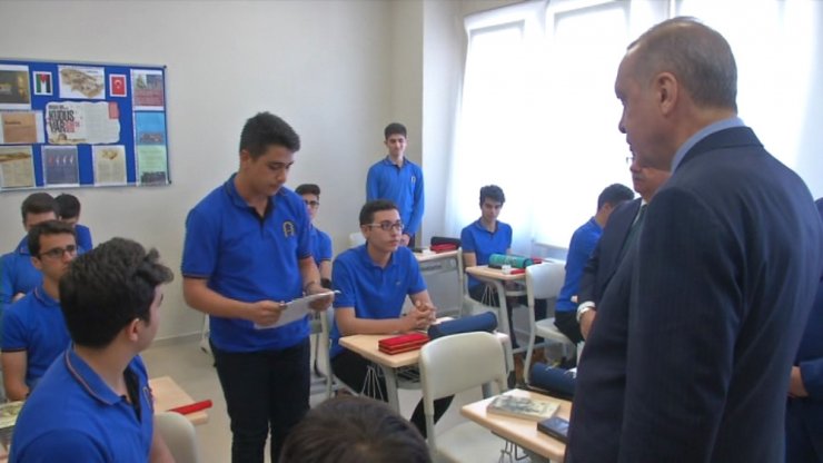 Cumhurbaşkanı Erdoğan Öğrencilerle Bir Araya Geldi